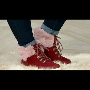 Koolaburra by UGG Tynlee Lace Up Suede Boot Size 7 Faux Fur Pre Owned